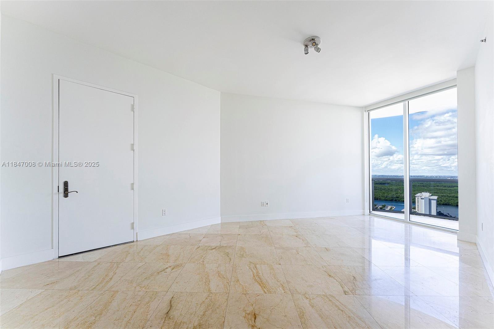 See details 2805 2 / 2 1435 sq. ft. $ 2025-07-25 0 Photo