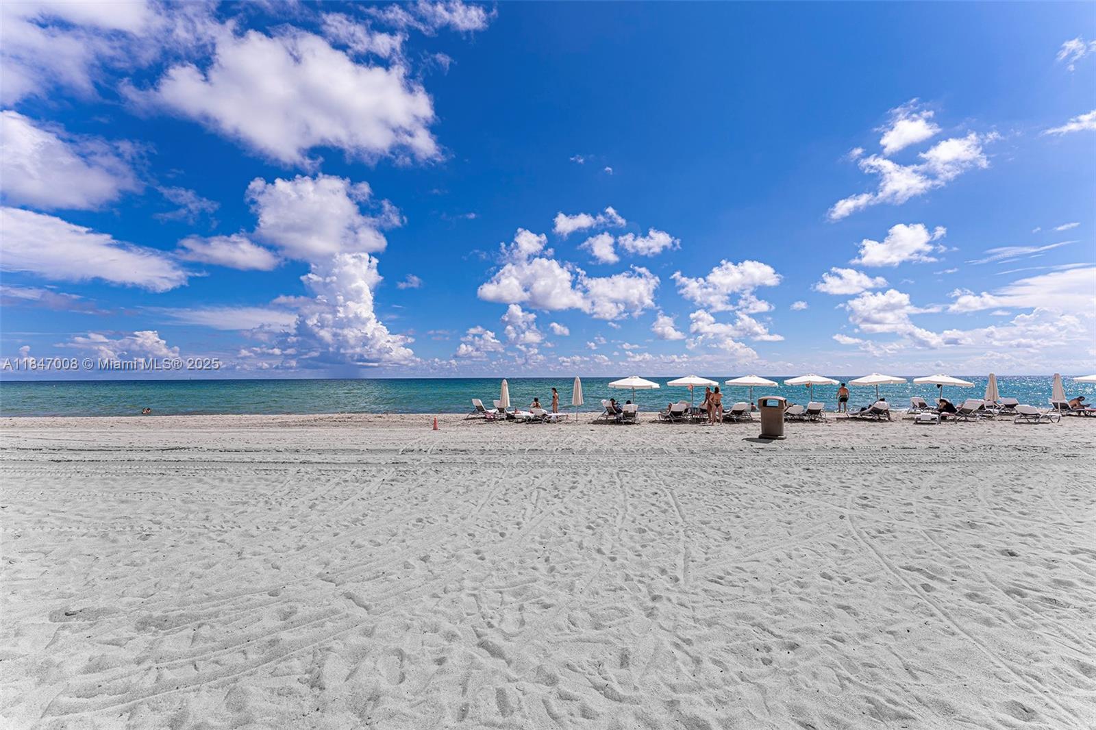 See details 2805 2 / 2 1435 sq. ft. $ 2025-07-25 0 Photo