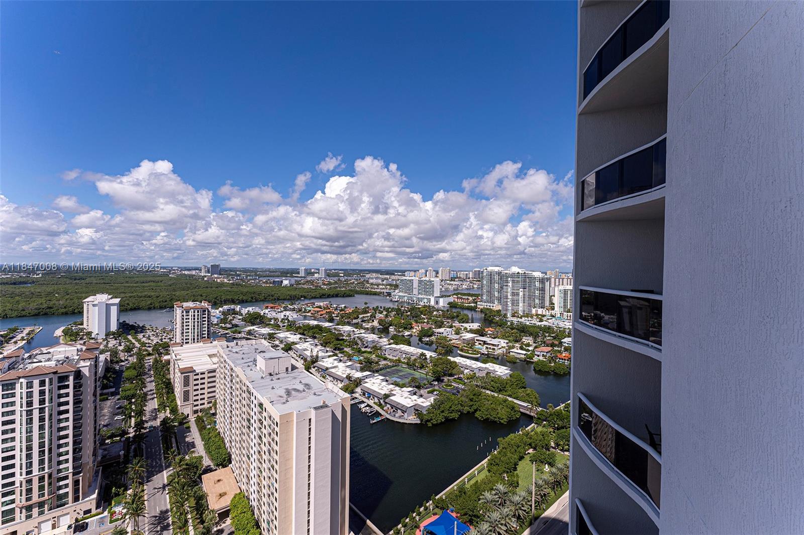 See details 2805 2 / 2 1435 sq. ft. $ 2025-07-25 0 Photo
