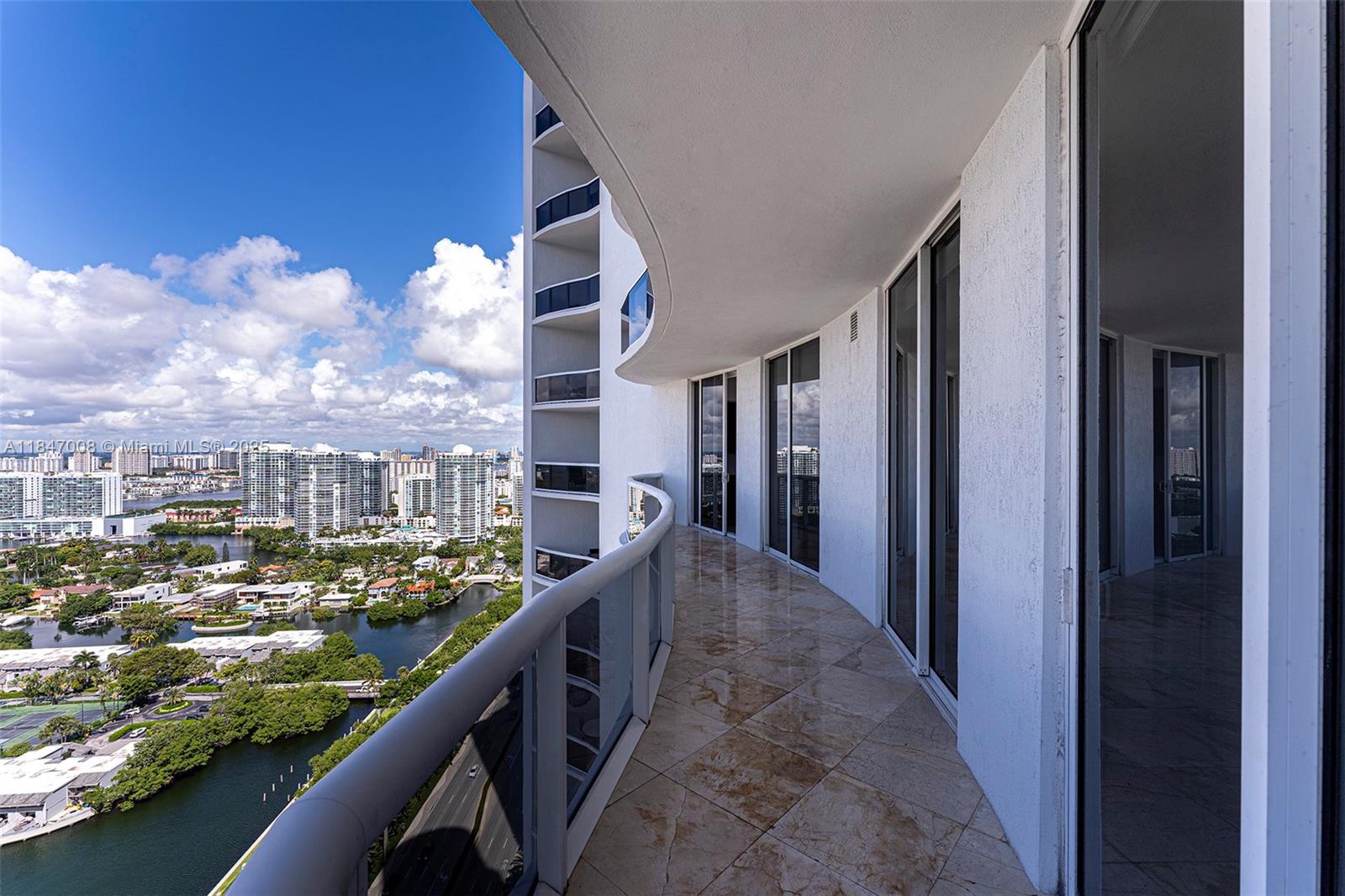 See details 2805 2 / 2 1435 sq. ft. $ 2025-07-25 0 Photo