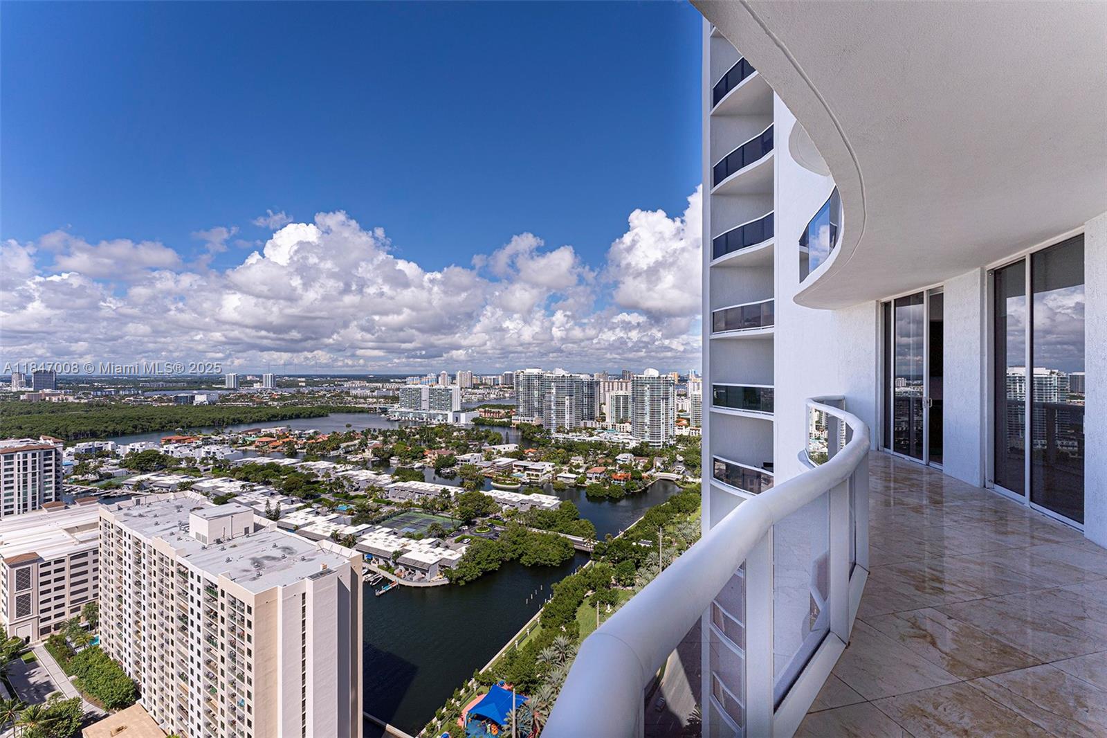 See details 2805 2 / 2 1435 sq. ft. $ 2025-07-25 0 Photo