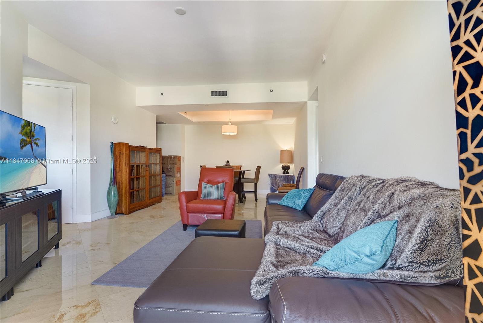 Ver detalles 2805 2 / 2 1435 sq. ft. $ 2025-07-25 0 foto