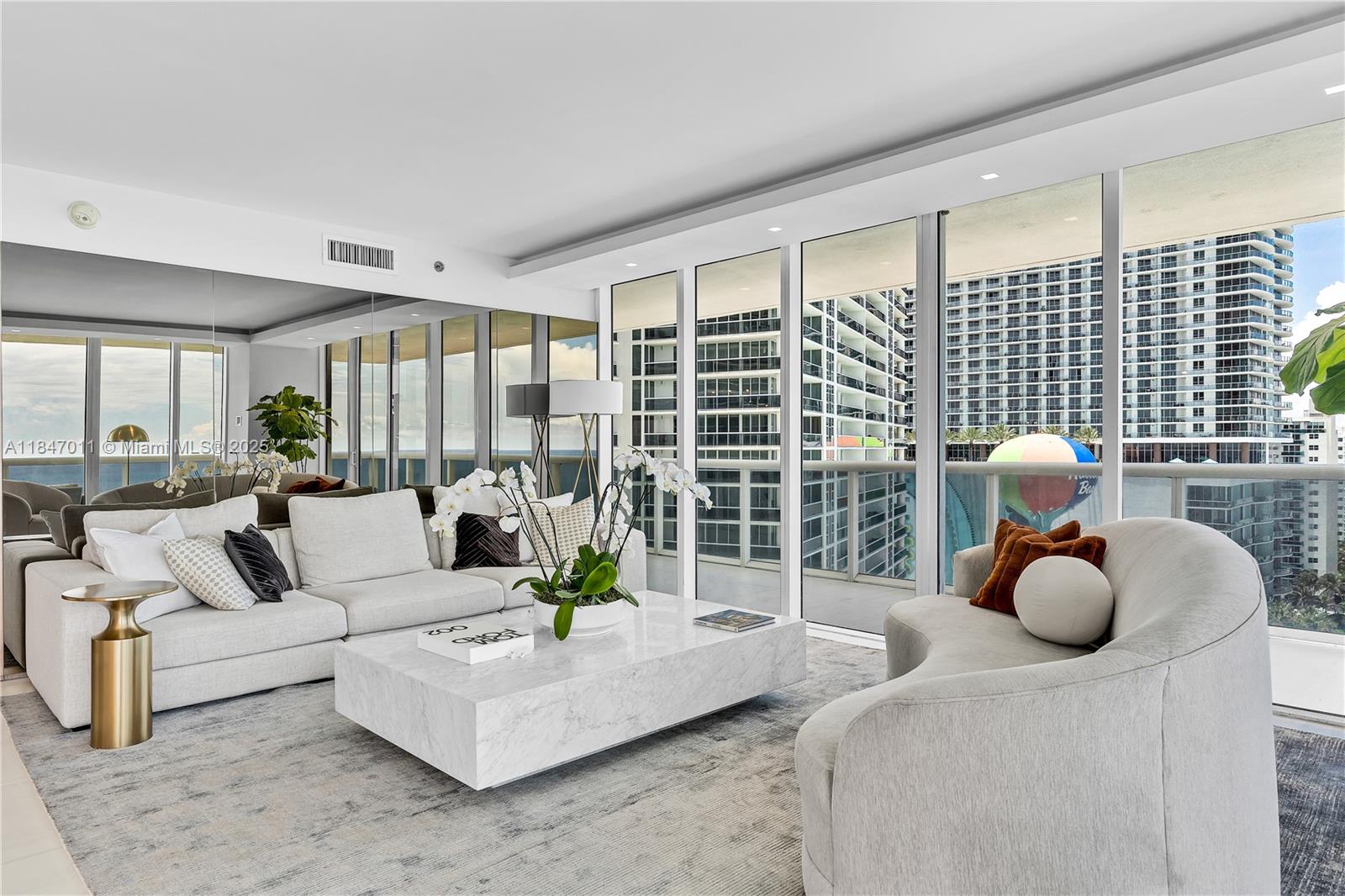 Ver detalles 1501 3 / 3 2065 sq. ft. $ 2025-07-25 0 foto