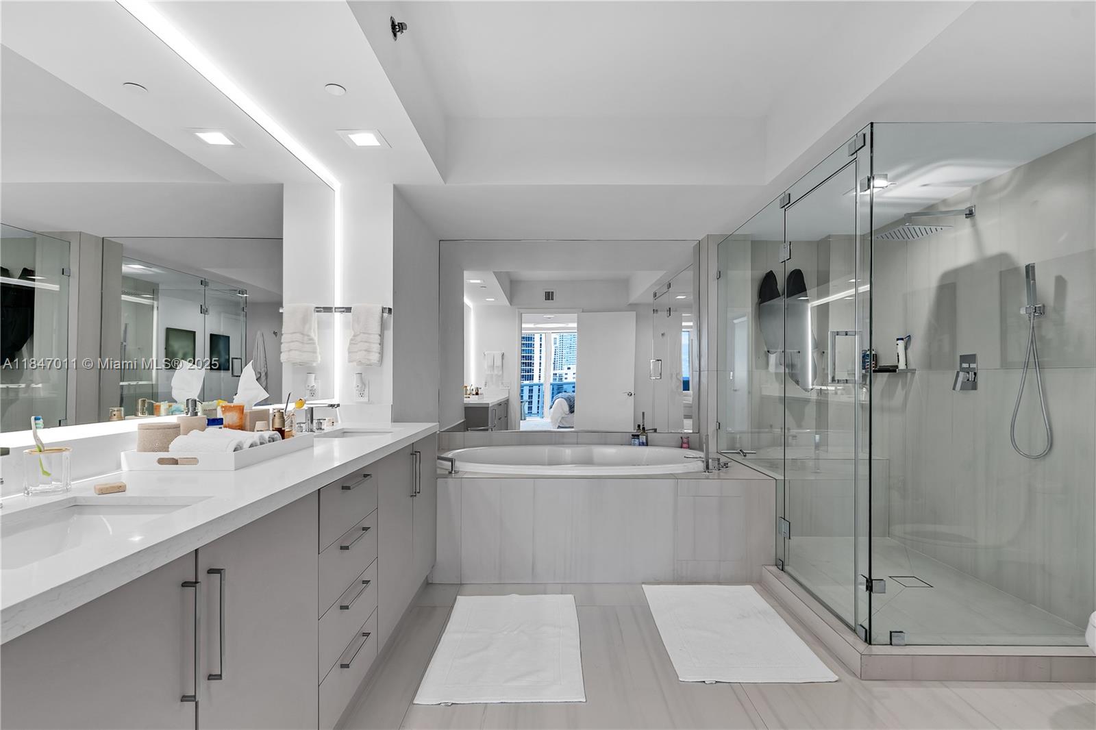 Ver detalles 1501 3 / 3 2065 sq. ft. $ 2025-07-25 0 foto