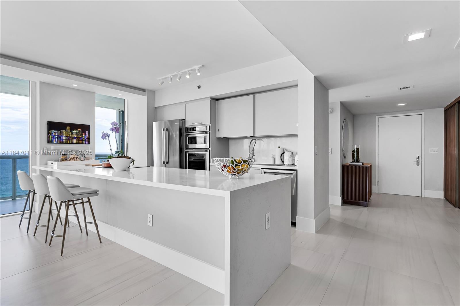 Ver detalles 1501 3 / 3 2065 sq. ft. $ 2025-07-25 0 foto