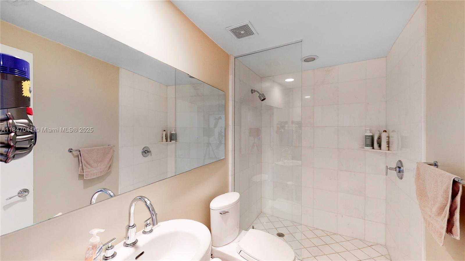 Photo of 2950 188th St  #423, Aventura, Florida, 33180 - 
