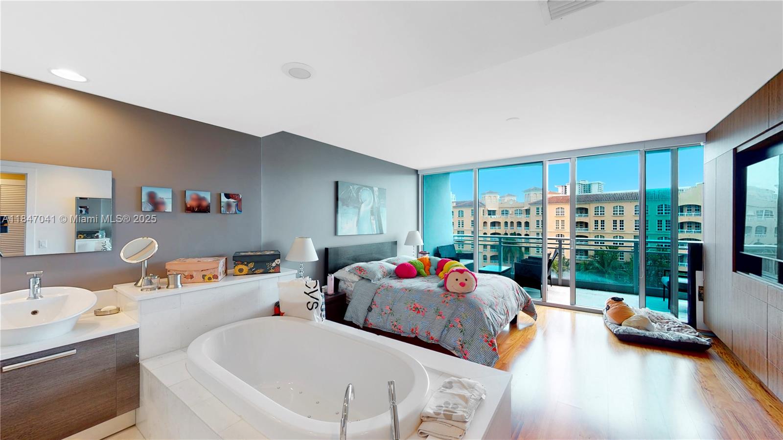 Photo of 2950 188th St  #423, Aventura, Florida, 33180 - 
