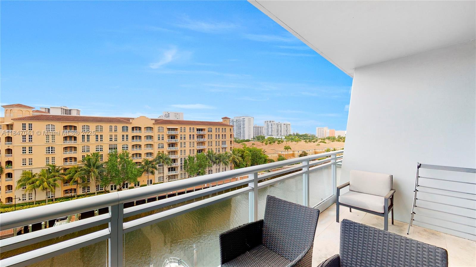 Photo of 2950 188th St  #423, Aventura, Florida, 33180 - 