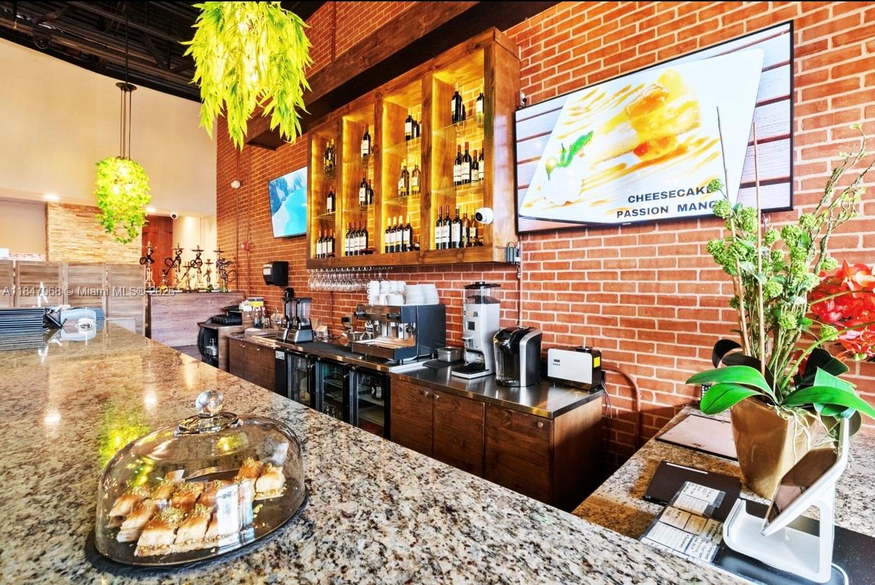 Подробнее / кв.футов $ 2025-10-23 0 Фото