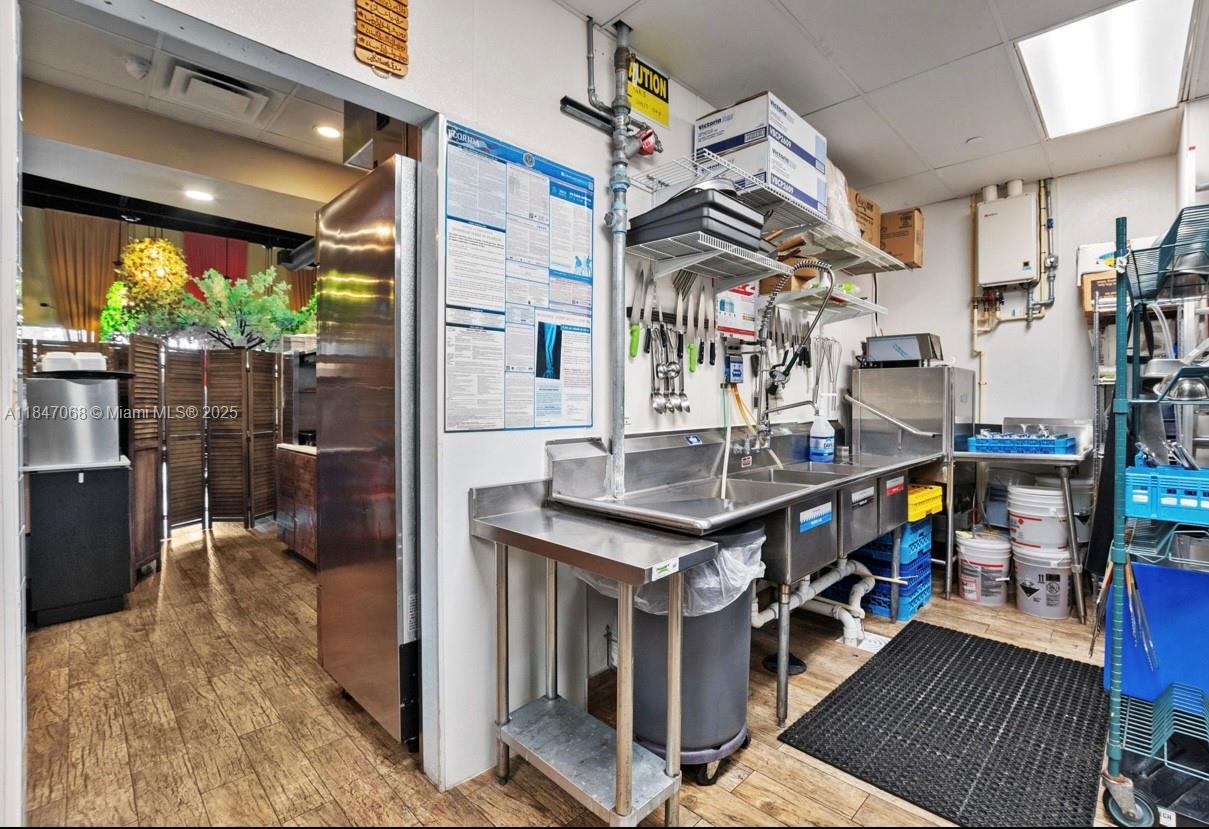 Подробнее / кв.футов $ 2025-10-23 0 Фото