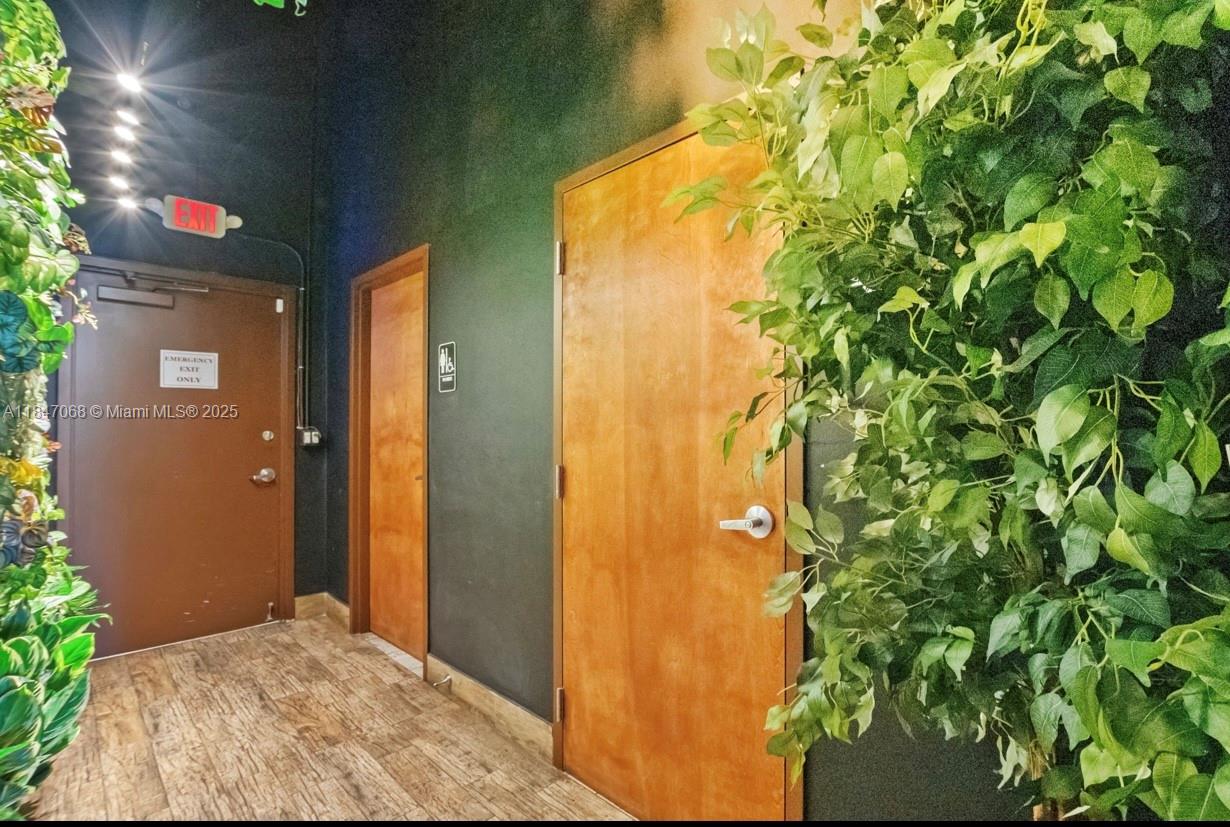 Подробнее / кв.футов $ 2025-10-23 0 Фото