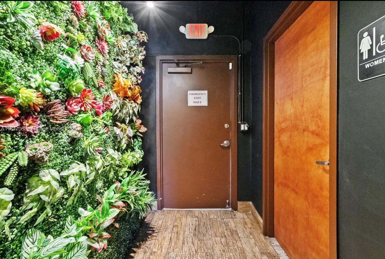 Подробнее / кв.футов $ 2025-10-23 0 Фото