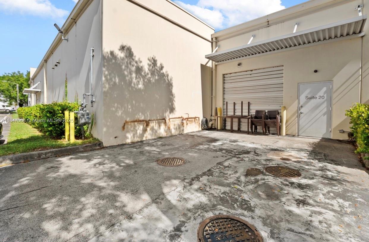 Подробнее / кв.футов $ 2025-10-23 0 Фото