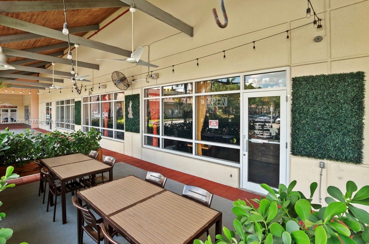 Подробнее / кв.футов $ 2025-10-23 0 Фото