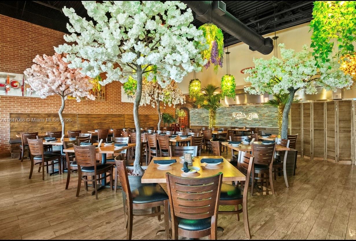 Подробнее / кв.футов $ 2025-10-23 0 Фото