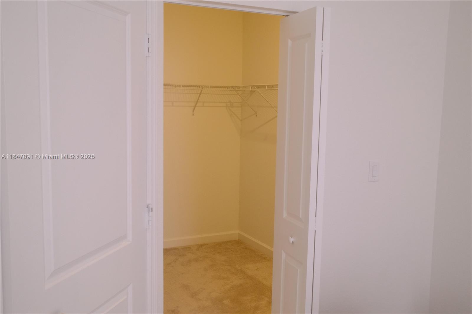 Подробнее 23156 3 / 3 1827 кв.футов $ 2025-12-22 0 Фото