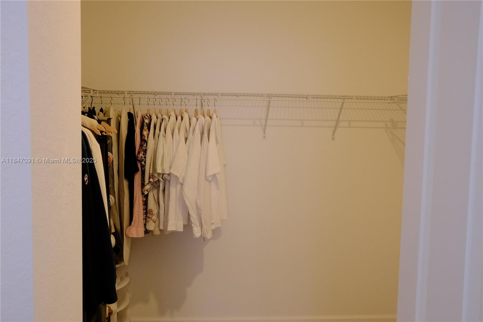 Подробнее 23156 3 / 3 1827 кв.футов $ 2025-12-22 0 Фото