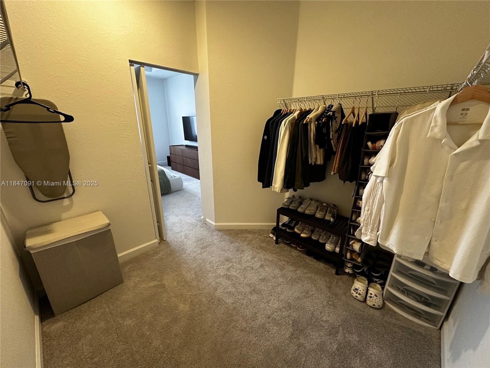 Подробнее 23156 3 / 3 1827 кв.футов $ 2025-12-22 0 Фото