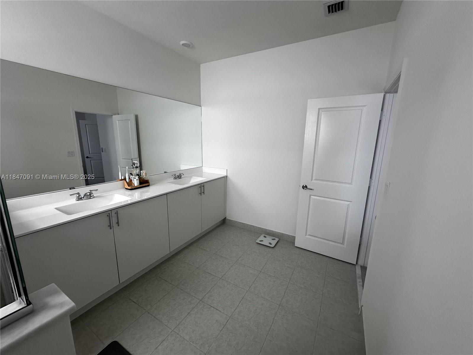 Подробнее 23156 3 / 3 1827 кв.футов $ 2025-12-22 0 Фото