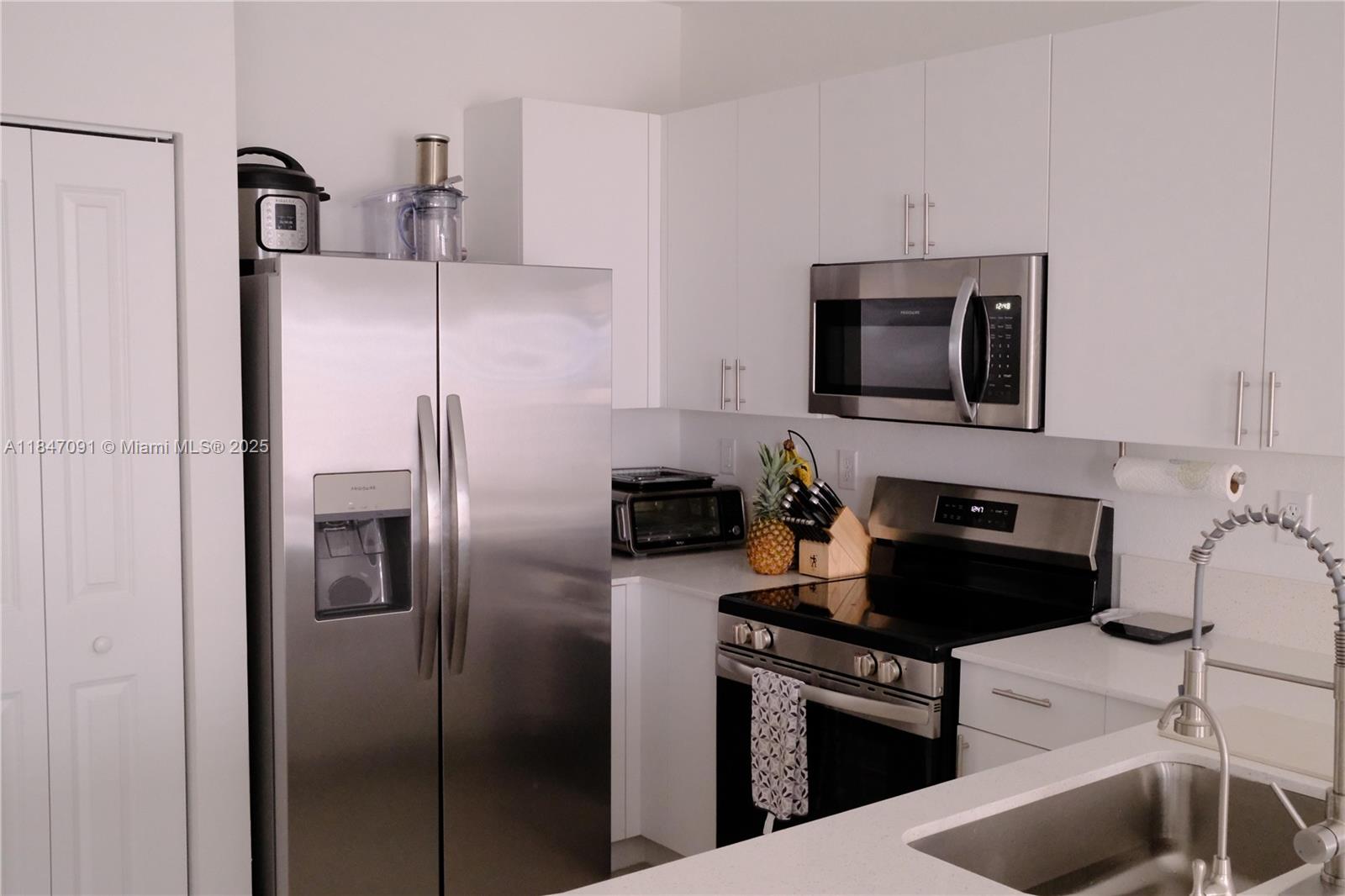 Подробнее 23156 3 / 3 1827 кв.футов $ 2025-12-22 0 Фото