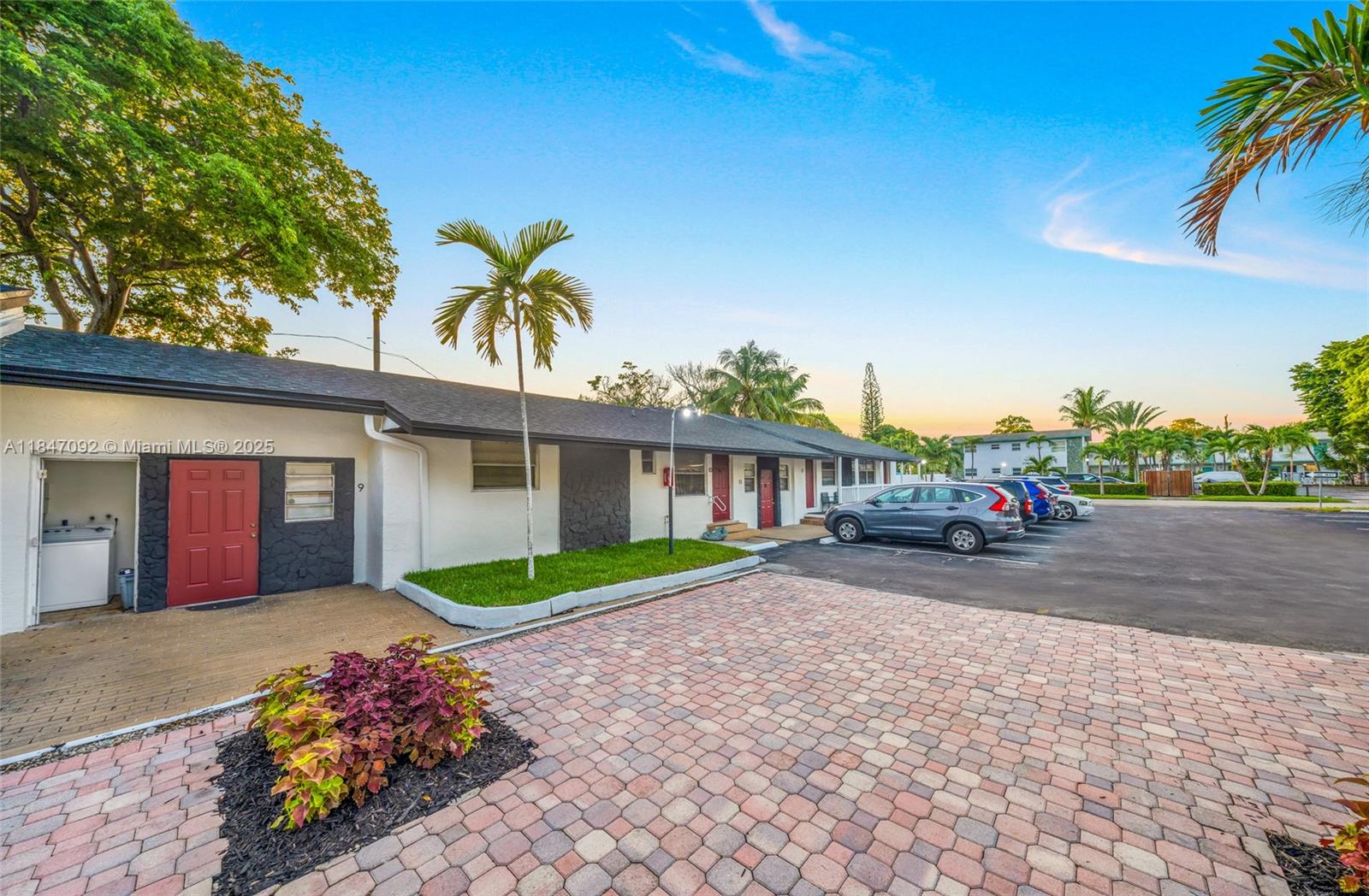 See details / 7632 sq. ft. $ 2025-07-25 0 Photo