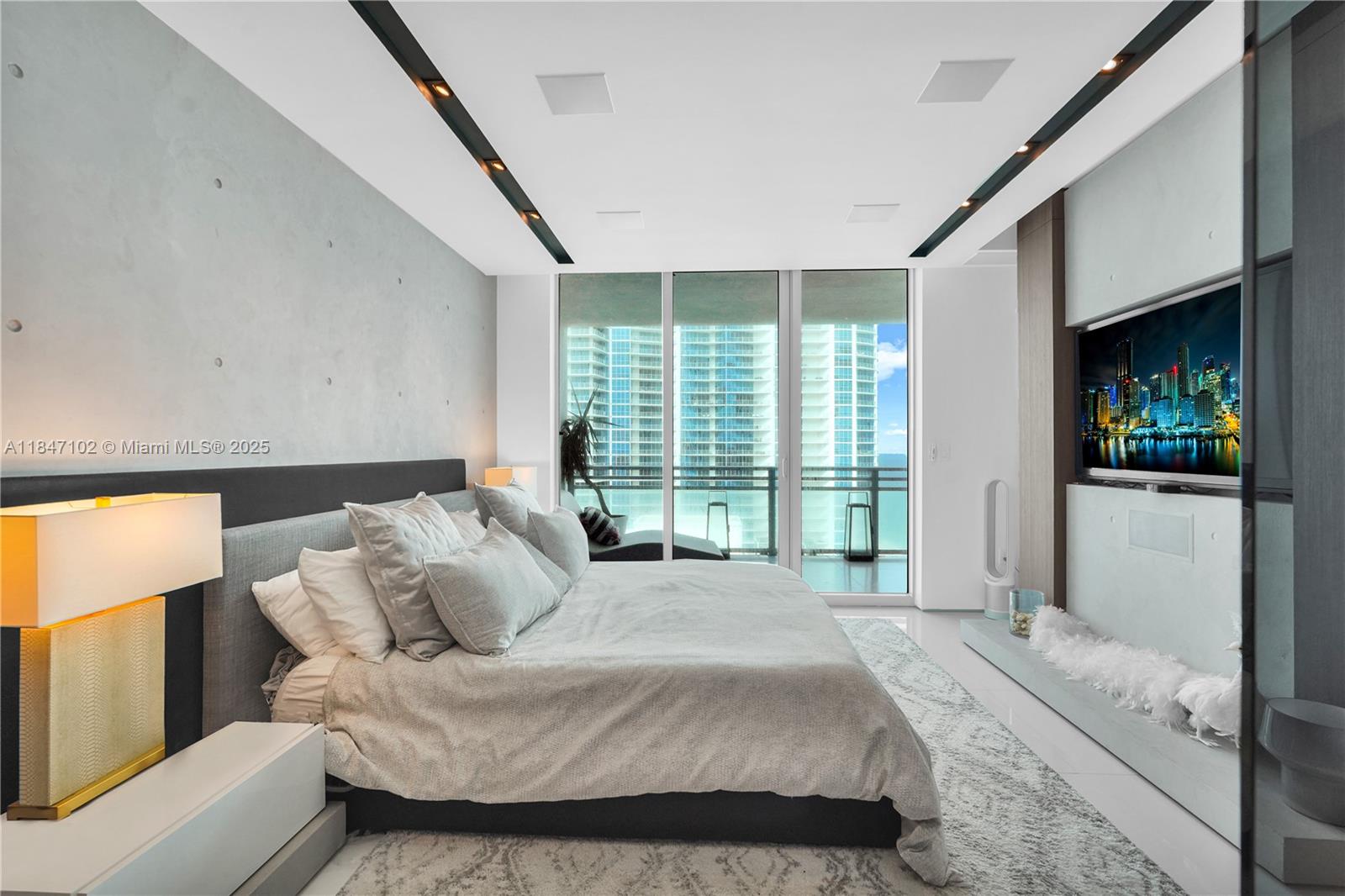 Photo of 3535 Ocean Drive  #2104, Hollywood, Florida, 33019 - 
