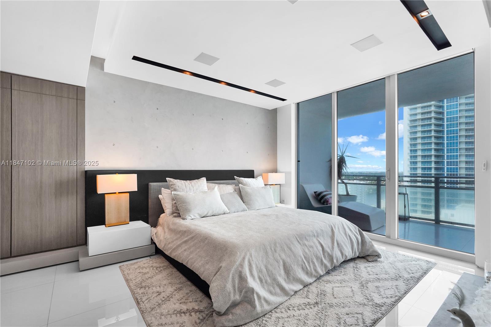 Photo of 3535 Ocean Drive  #2104, Hollywood, Florida, 33019 - 