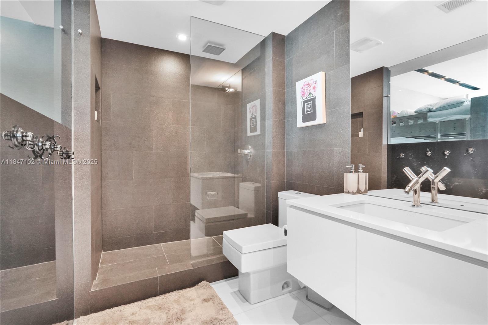 Photo of 3535 Ocean Drive  #2104, Hollywood, Florida, 33019 - 