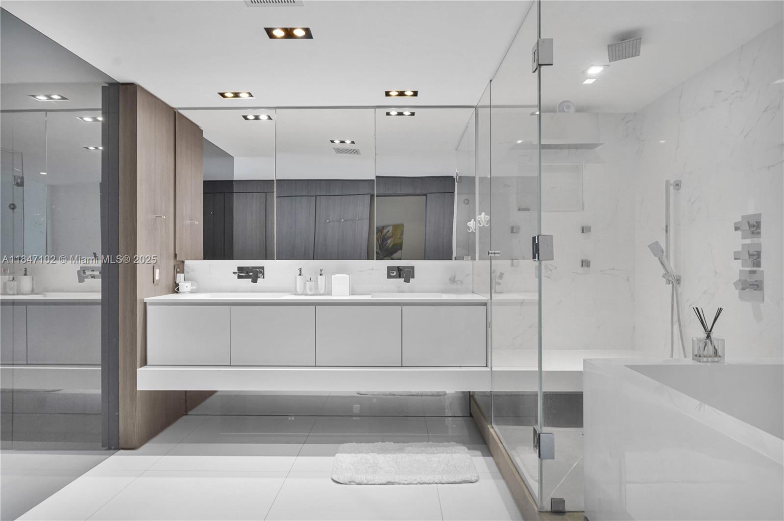 Photo of 3535 Ocean Drive  #2104, Hollywood, Florida, 33019 - 