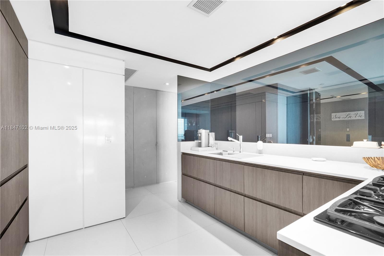Photo of 3535 Ocean Drive  #2104, Hollywood, Florida, 33019 - 