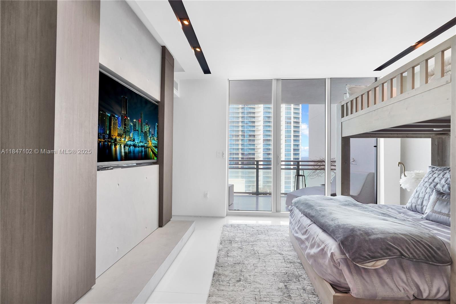 Photo of 3535 Ocean Drive  #2104, Hollywood, Florida, 33019 - 