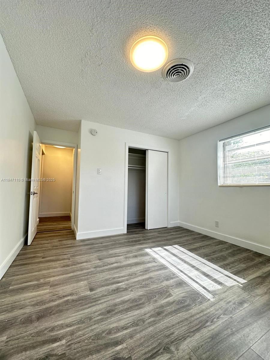 See details / sq. ft. $ 2025-07-25 0 Photo