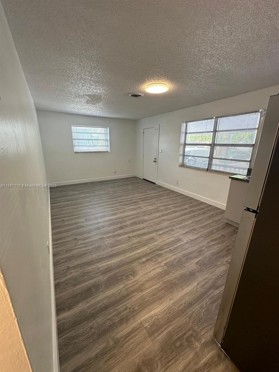 See details / sq. ft. $ 2025-07-25 0 Photo