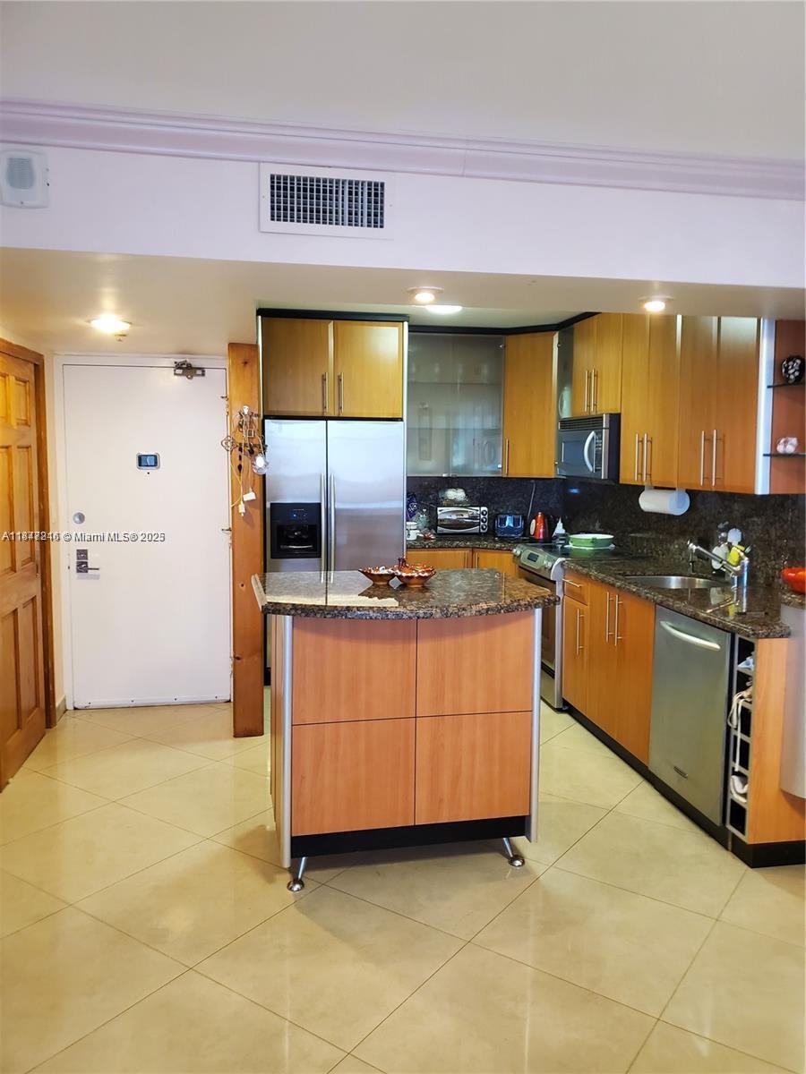 Photo of 20379 Country Club Dr  #2233, Aventura, Florida, 33180 - 