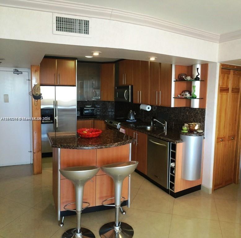 Photo of 20379 Country Club Dr  #2233, Aventura, Florida, 33180 - 