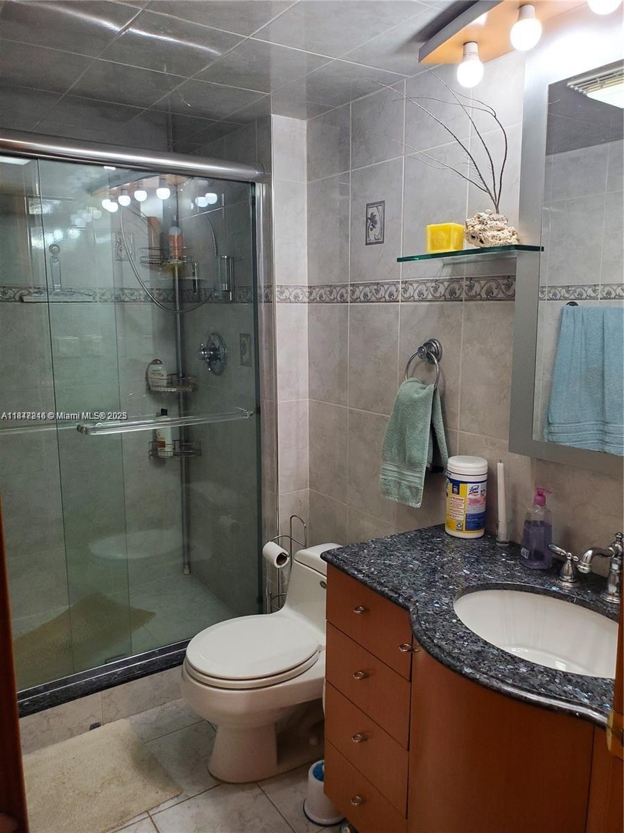 Photo of 20379 Country Club Dr  #2233, Aventura, Florida, 33180 - 