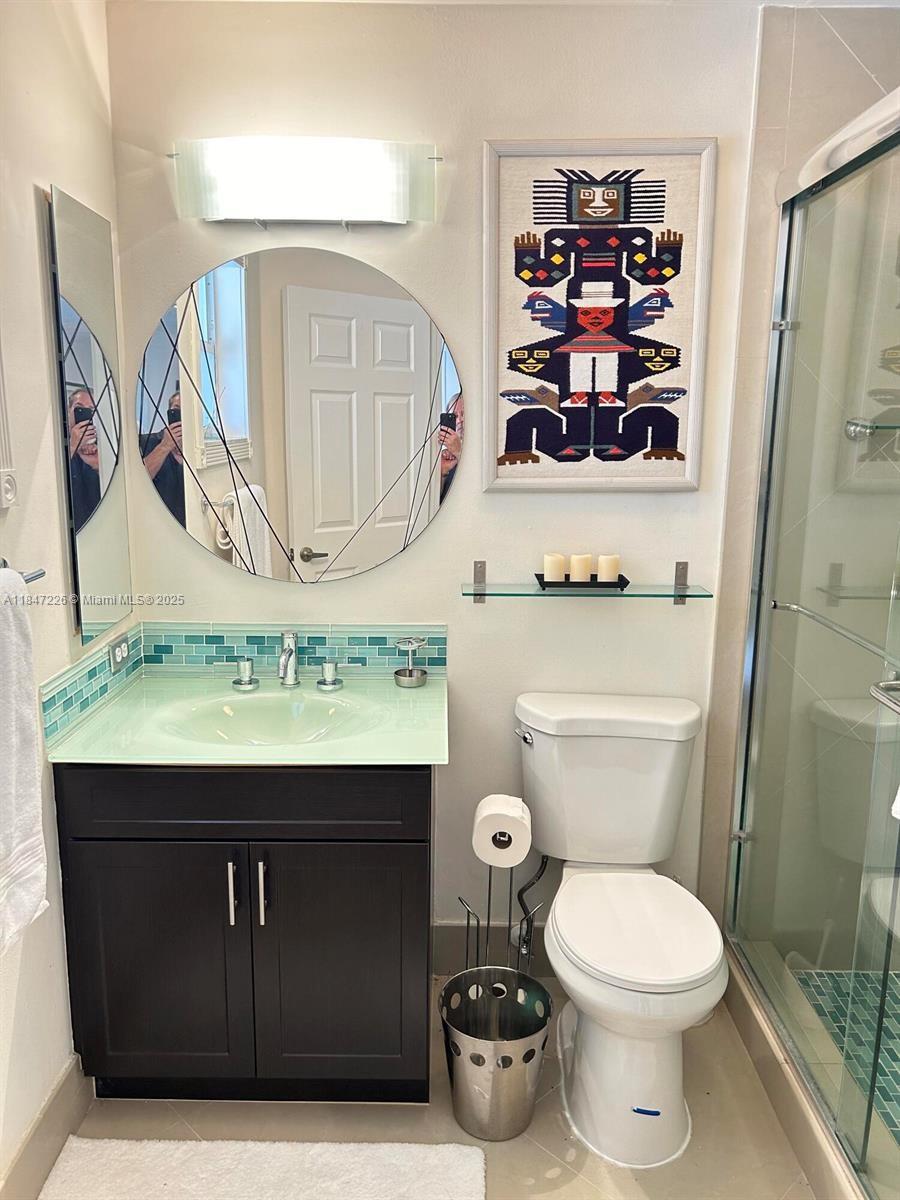 See details 10830 3 / 3 2165 sq. ft. $ 2025-07-25 0 Photo