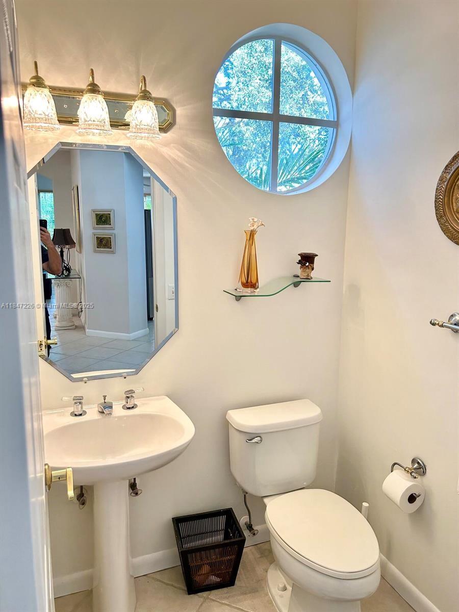 See details 10830 3 / 3 2165 sq. ft. $ 2025-07-25 0 Photo