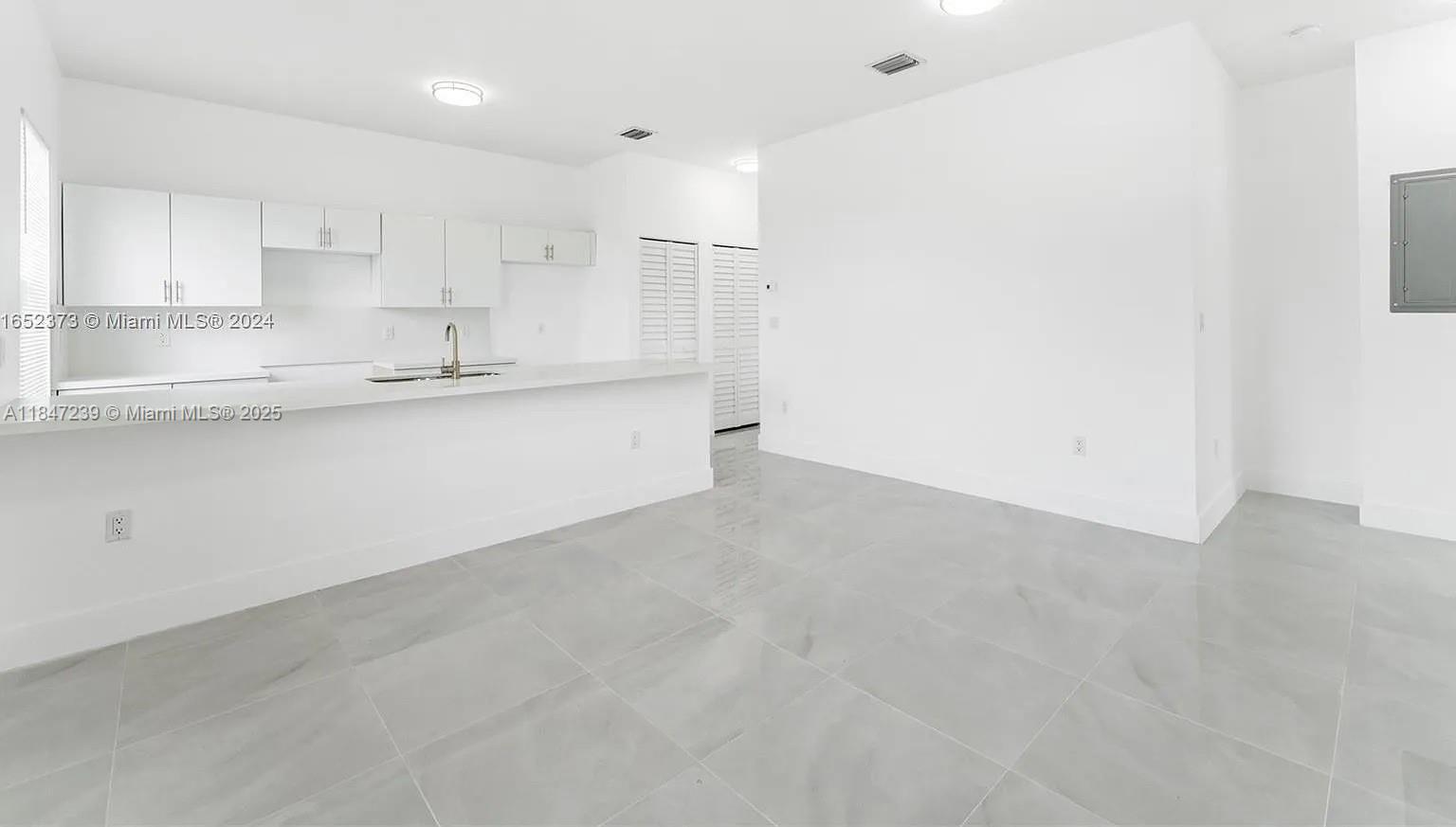 Ver detalles / sq. ft. $ 2025-07-25 0 foto
