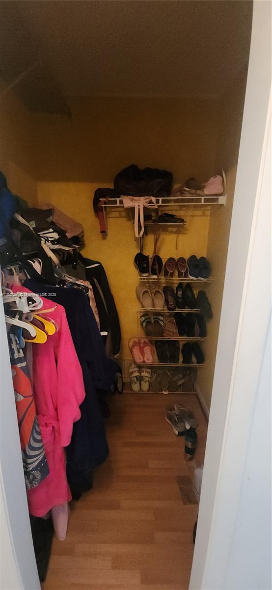 314 1 / 2 844 sq. ft. $ 2025-09-15 0 Photo