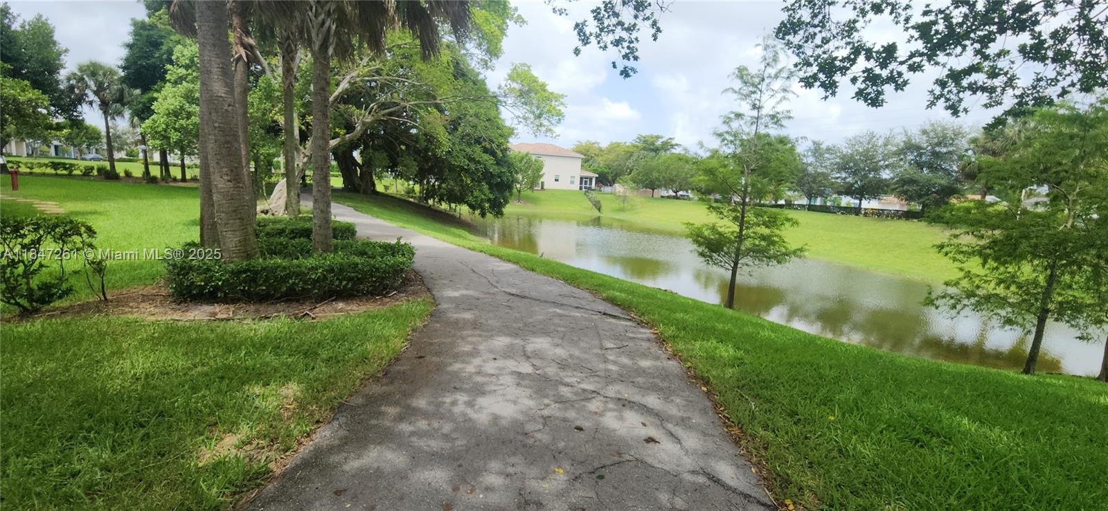 314 1 / 2 844 sq. ft. $ 2025-09-15 0 Photo