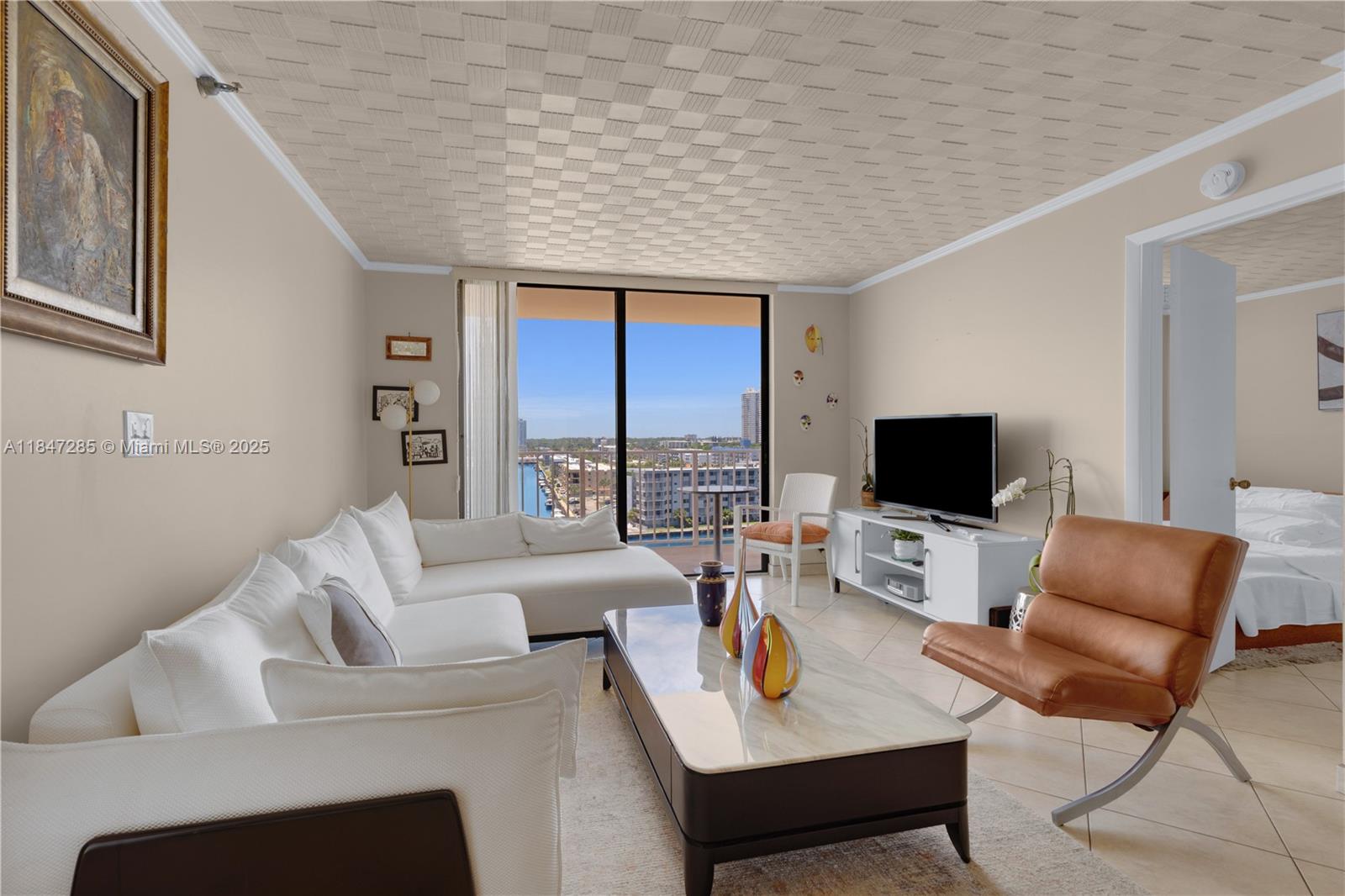 See details 1006 2 / 2 1008 sq. ft. $ 2025-07-25 0 Photo