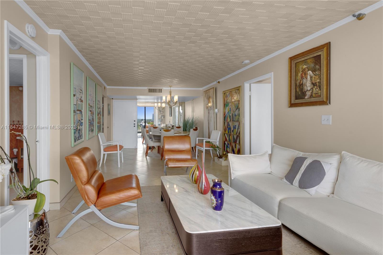 See details 1006 2 / 2 1008 sq. ft. $ 2025-07-25 0 Photo