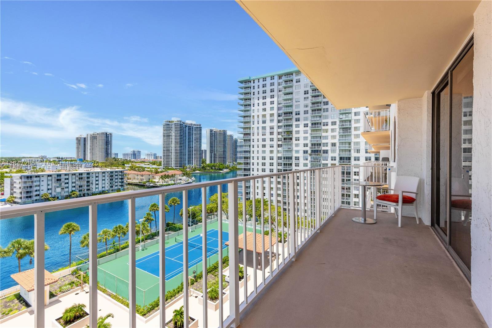 See details 1006 2 / 2 1008 sq. ft. $ 2025-07-25 0 Photo