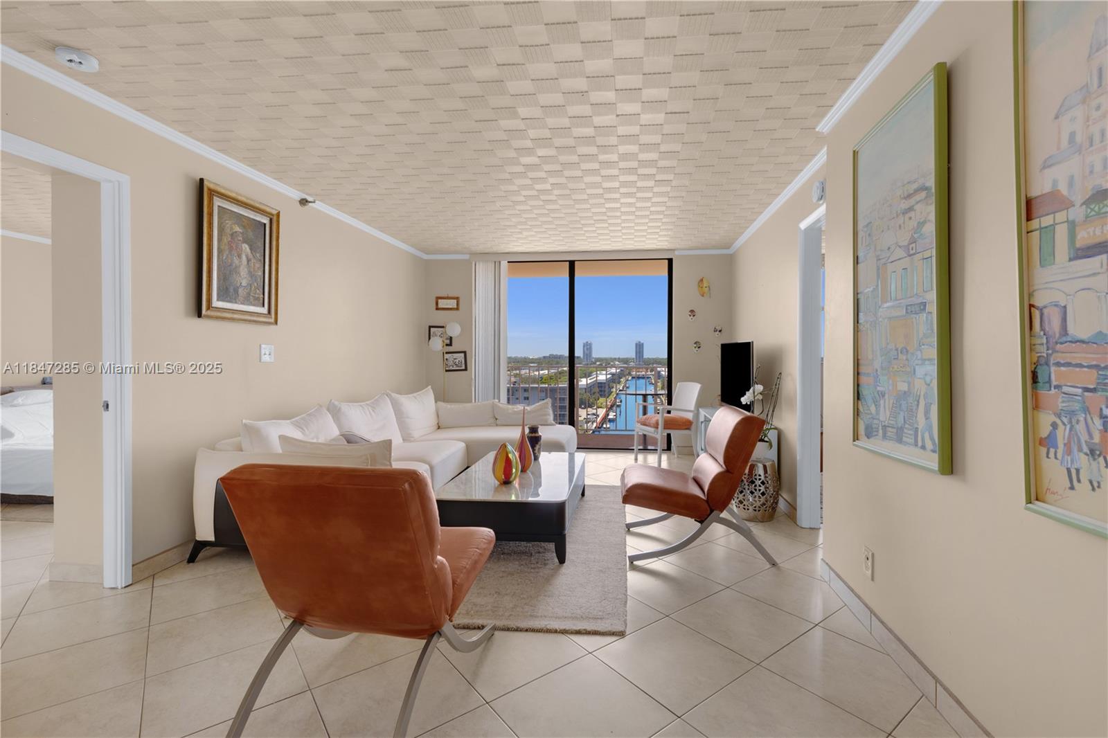 See details 1006 2 / 2 1008 sq. ft. $ 2025-07-25 0 Photo