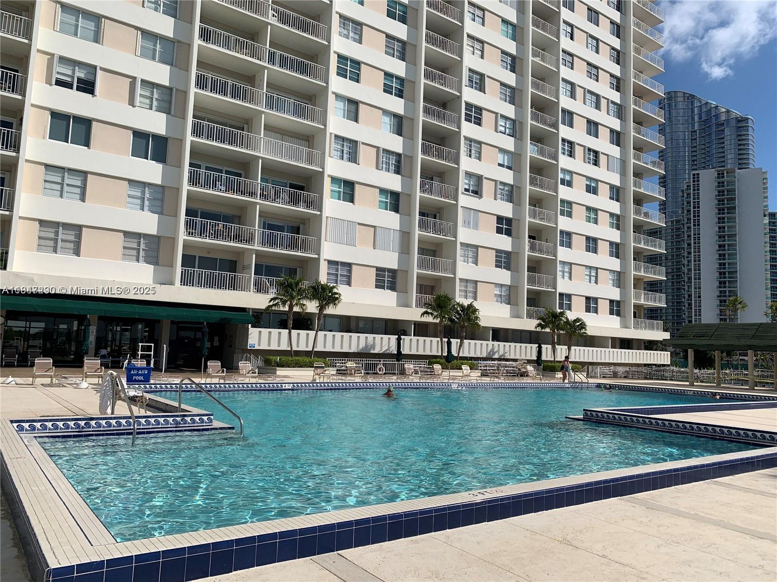 See details 1901 1 / 2 762 sq. ft. $ 2025-07-25 0 Photo