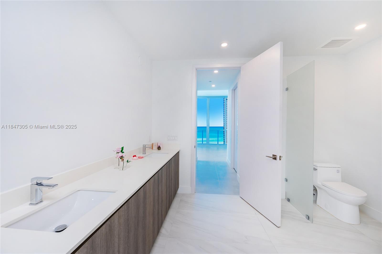 See details 1605 2 / 3 1685 sq. ft. $ 2025-07-25 0 Photo