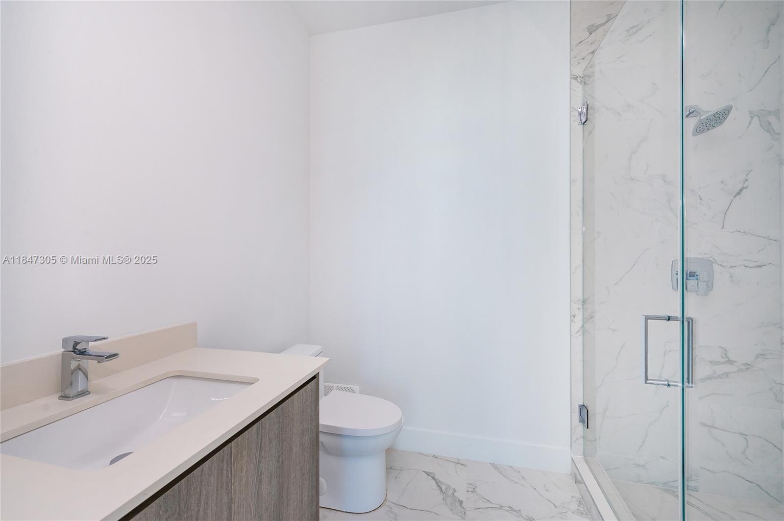 See details 1605 2 / 3 1685 sq. ft. $ 2025-07-25 0 Photo