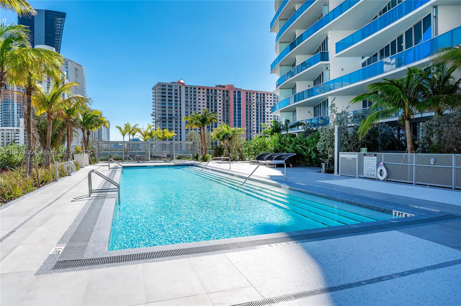 See details 1605 2 / 3 1685 sq. ft. $ 2025-07-25 0 Photo