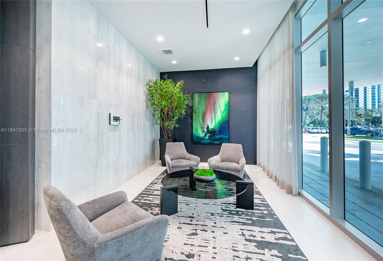 See details 1605 2 / 3 1685 sq. ft. $ 2025-07-25 0 Photo